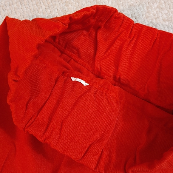 EUC FABLETICS red perforated leggings - Picture 6 of 6